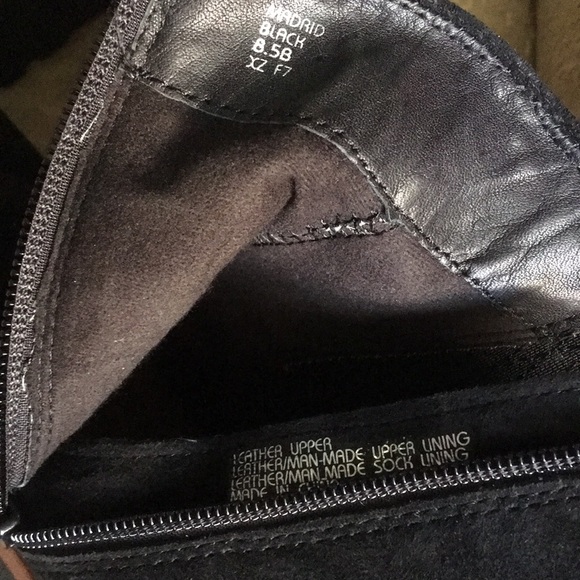 - Earthie Madrid Chelsea Boot - Picture 8 of 10